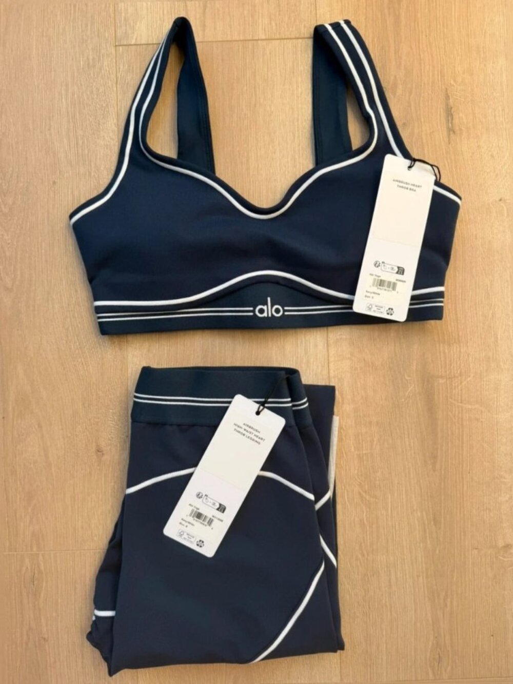 Alo Yoga Airbrush Heart Throb Set Navy/White Women's Size S - Picture 2 of 5